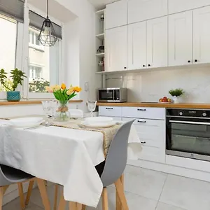Apartament Mieszkanie Nowolipie Blisko Centrum, Warszawa